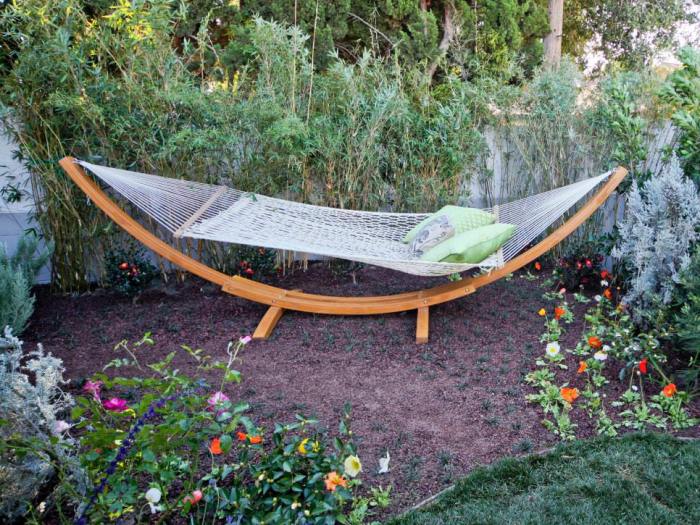 Hammock hammocks yard inspirasi bersantai belakang housely pergola hints dreamy edupaint landscaping youramazingplaces relaxation