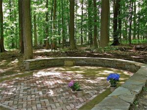 Hot Wooded Backyard Ideas for a Serene and Inviting Oasis