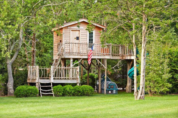 Treehouse interiors tree house adam love walkway